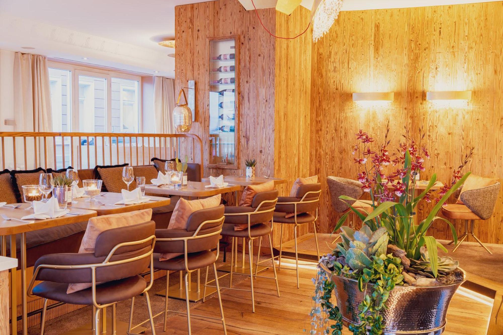 Yachthotel Helvetia Spa- Und Wellnessdomizil 4*